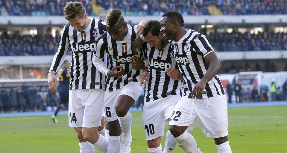 2 Gol Tevez Mengentak Publik Verona<!--idunk-->Babak 1