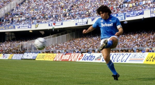 Maradona Kembali ke Napoli