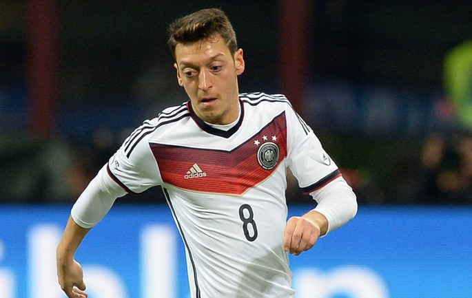 Joachim Loew Tak Jamin Panggil Oezil