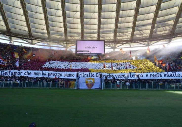 Laziale Ejek Spanduk Koreografi Ultras Roma