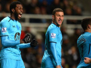 Tottenham Pesta Gol di St. James Park