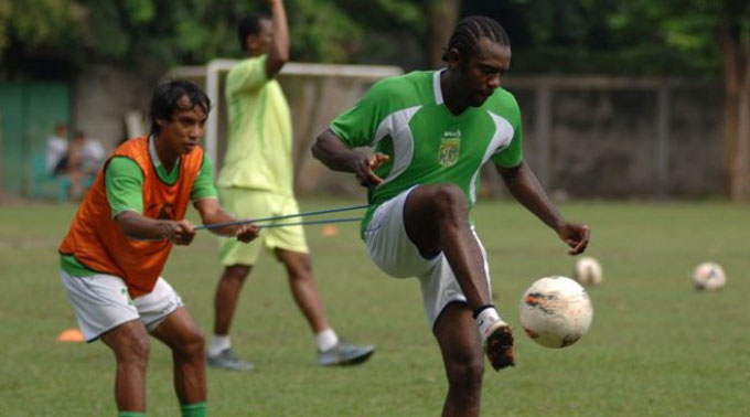 Persebaya Resmi Coret Agu Casmir
