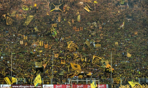 Lagi, Aksi Fasisme Kembali Terjadi Dalam Dunia Sepakbola