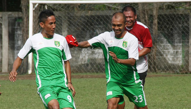 Leo Saputra Diputus, M Ilham Diultimatum Persebaya