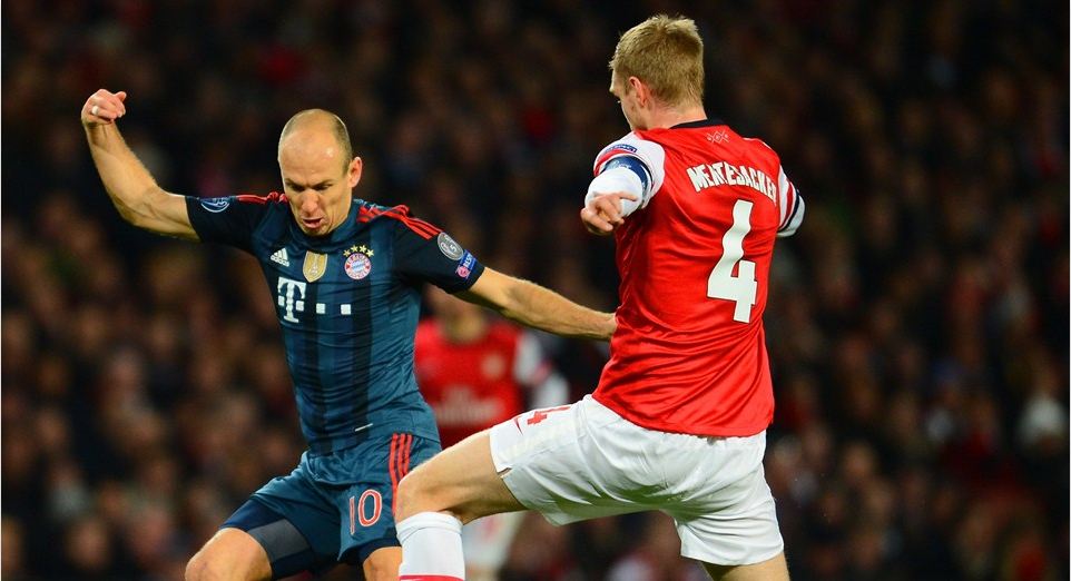 Mertesacker: Bermain Dengan 10 Orang Menyulitkan Kami