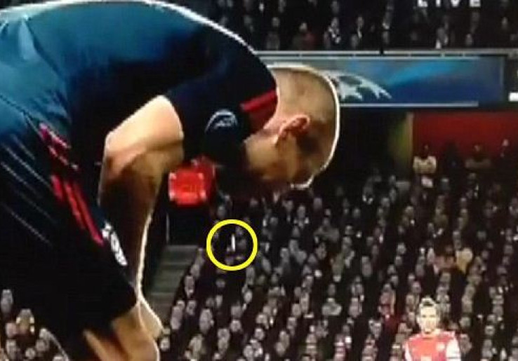 Arjen Robben Ludahi Bacary Sagna?