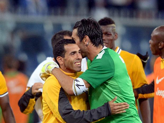 Kicauan Indah Buffon untuk Carlos Tevez
