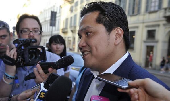 Erick Thohir Tepis Rumor Chicharito dan Torres