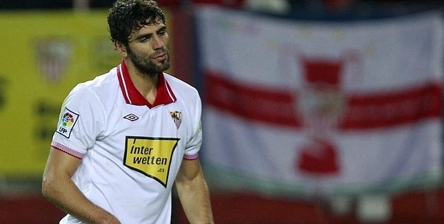 Everton Intai Bek Sevilla