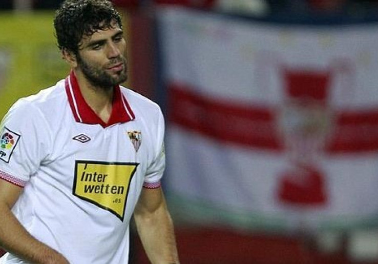 Everton Intai Bek Sevilla