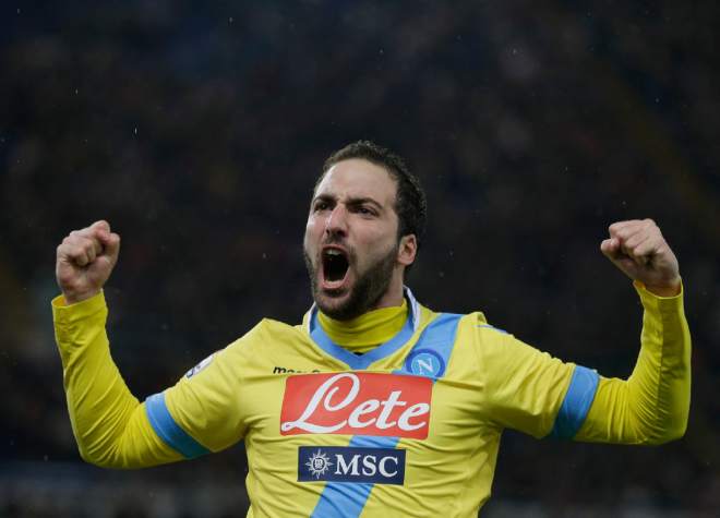 Higuain Yakin Napoli Kembali Percundangi AS Roma