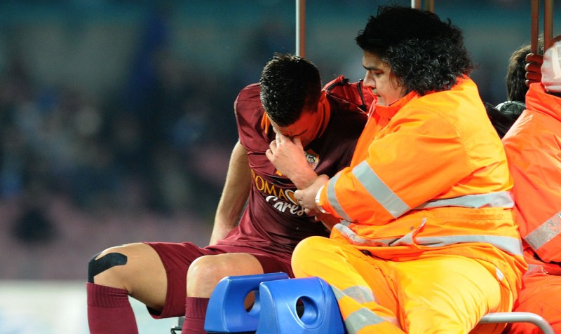 Tifosi Napoli Ledek Cedera Kevin Strootman