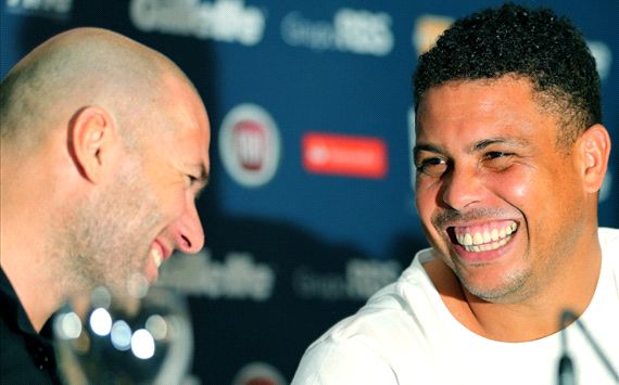 Ronaldo, Zidane, Maldini, Figo Bakal Main Bareng