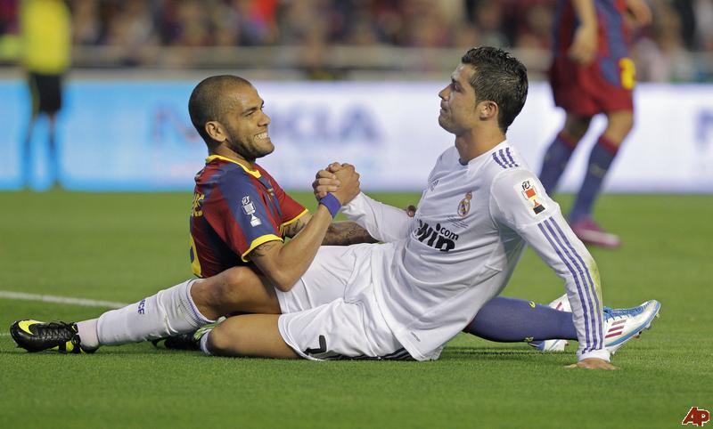 El Clasico, Alves Tak Sabar Jegal Cristiano Ronaldo