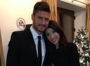 Usai Tiduri Model Seksi, Giroud Siap Jadi Suami Teladan
