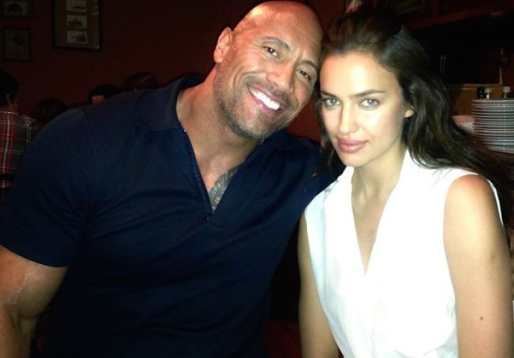 Wah, Pacar Ronaldo Dicium Mesra The Rock