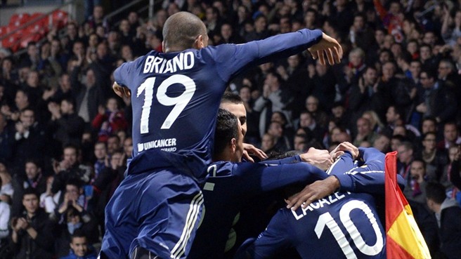 Lyon Bantai Viktoria Plzen , AZ Alkmaar Bekuk Anzhi Makhachkala<!--idunk-->16 Besar Liga Europa
