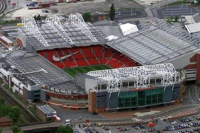 MU Haram Ganti Nama Old Trafford