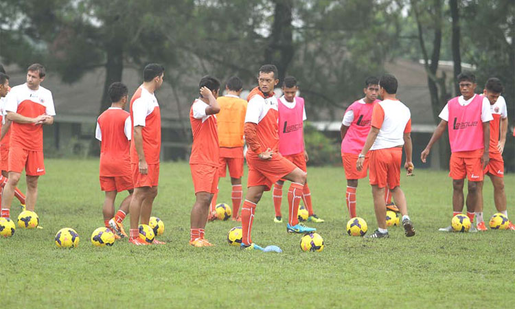 Persija Seleksi Penyerang Asing