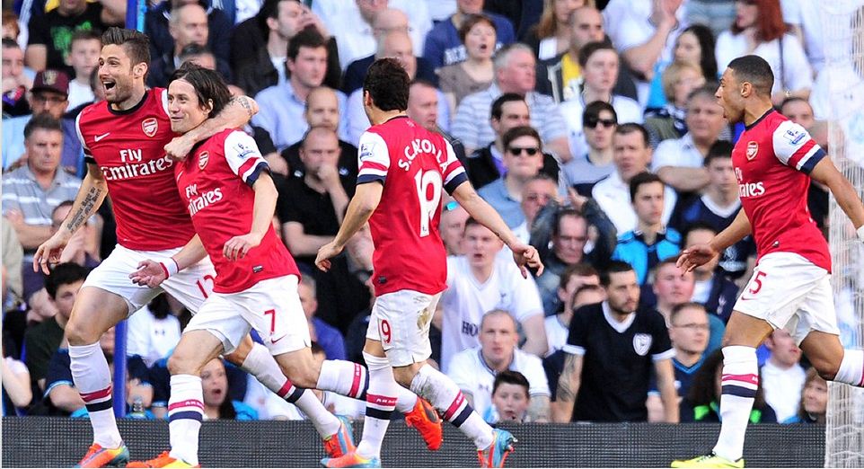 Gol Spektakuler Rosicky Antar Arsenal Pecundangi Tottenham<!--idunk-->Babak I