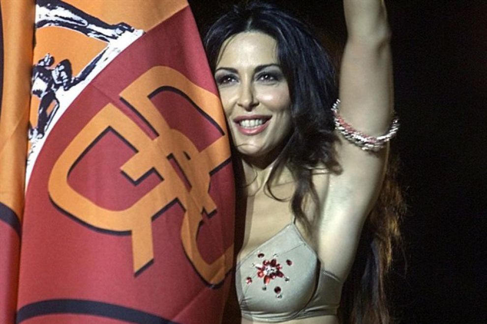 Menunggu Sabrina Ferilli Kembali Menari Striptis Untuk Romanisti