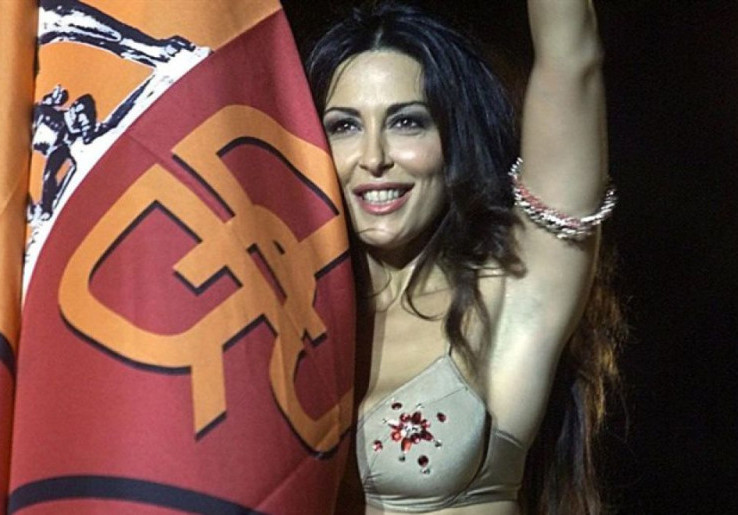 Menunggu Sabrina Ferilli Kembali Menari Striptis Untuk Romanisti