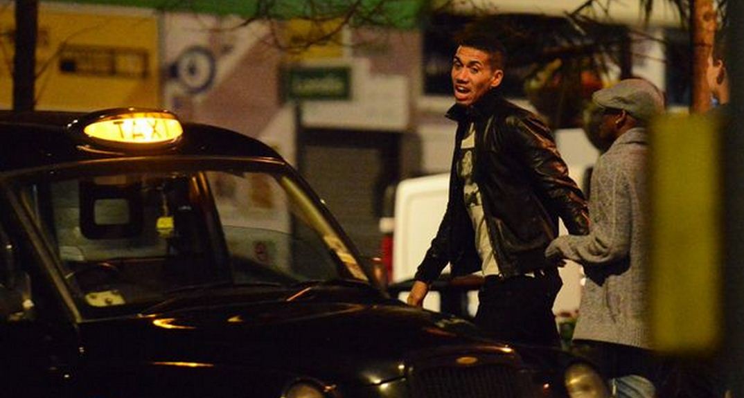 Smalling Keluar Sampai Larut Malam, Moyes Berang