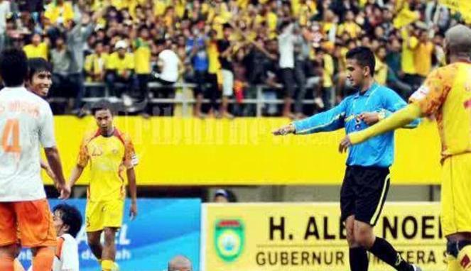 Thoriq Alkatiri Wasit ISL Terbaik di Bulan Febuari