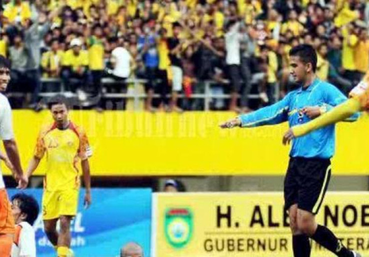 Thoriq Alkatiri Wasit ISL Terbaik di Bulan Febuari