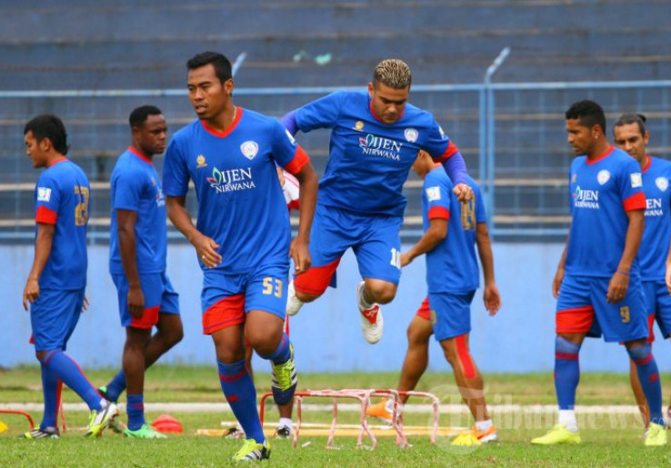 Arema Benahi Mental Pemain
