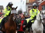 Banyak Tingkah, Fans MU Diusir Polisi