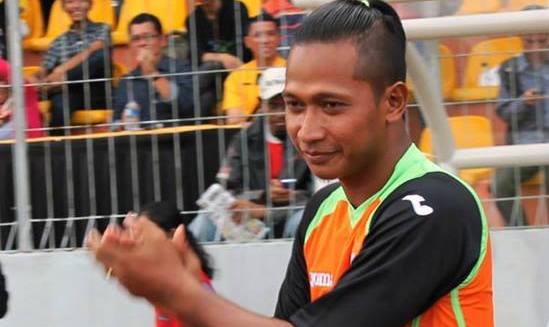 Fauzi Toldo Isi Liburan dengan Coaching Clinic
