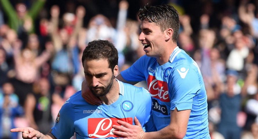 Tri Gol Higuain Antar Napoli Libas Lazio