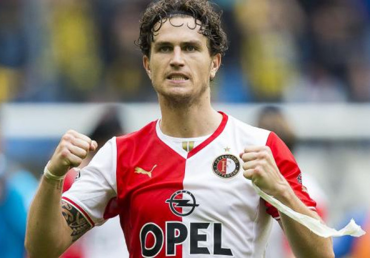 Napoli Incar Bek Kanan Feyenoord
