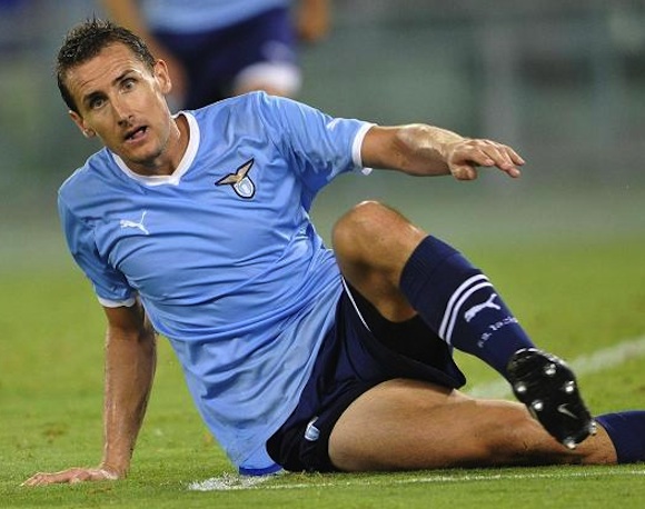 Miroslav Klose Menepi Dua Pekan
