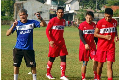 Arcan Iurie Terus Benahi Skuat Persepam MU