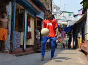 Anak Pekerja Seks India Ini Uji Coba di Manchester United