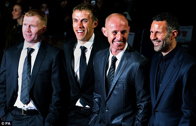 Dipercaya Bantu Ryan Giggs Besut MU, Butt Bangga Setengah Mati