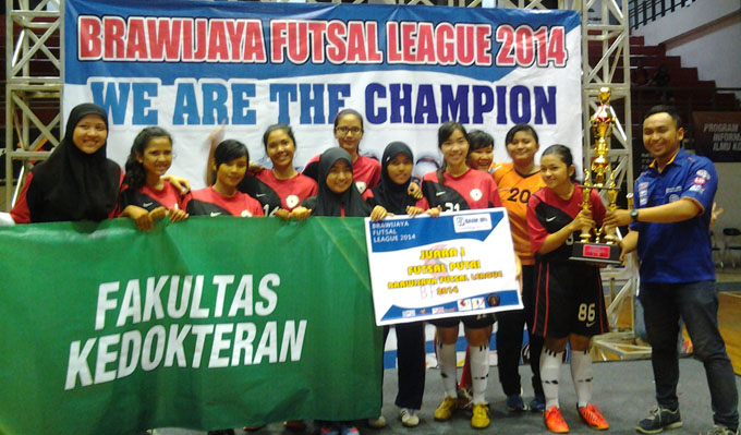  Tim Futsal Putri Fakultas Kedokteran Raih Juara BFL 2014