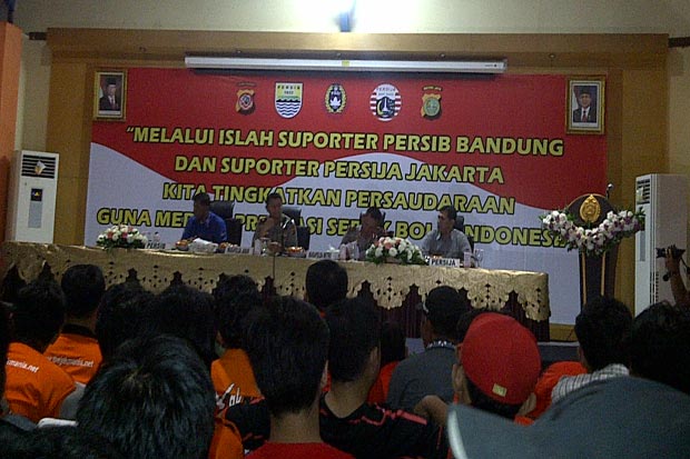 Jakmania dan Bobotoh Bacakan Ikrah Damai di Depan Petinggi Polri