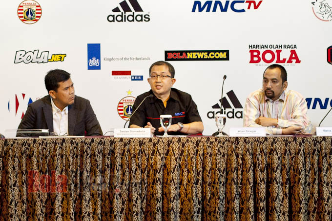 Beda Kasta, Persib Tidak Akan Menyerah Lawan Ajax