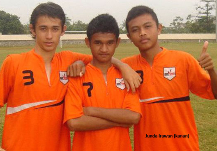 Bek Kiri Villa 2000 Gabung Brisbane Roar