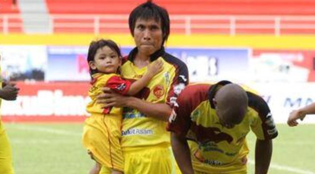 Dilirik Tim Lain, Asri Akbar Tegaskan Tetap di SFC