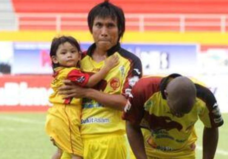  Sriwijaya FC Perpanjang Kontrak Asri Akbar