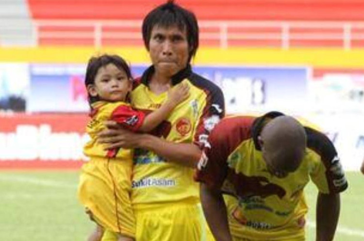  Sriwijaya FC Perpanjang Kontrak Asri Akbar