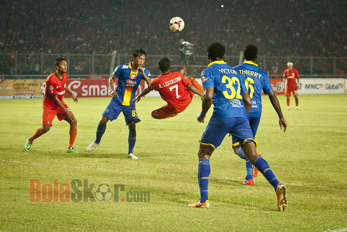 Penalti Gustavo Antar Arema Pemalukan Persija