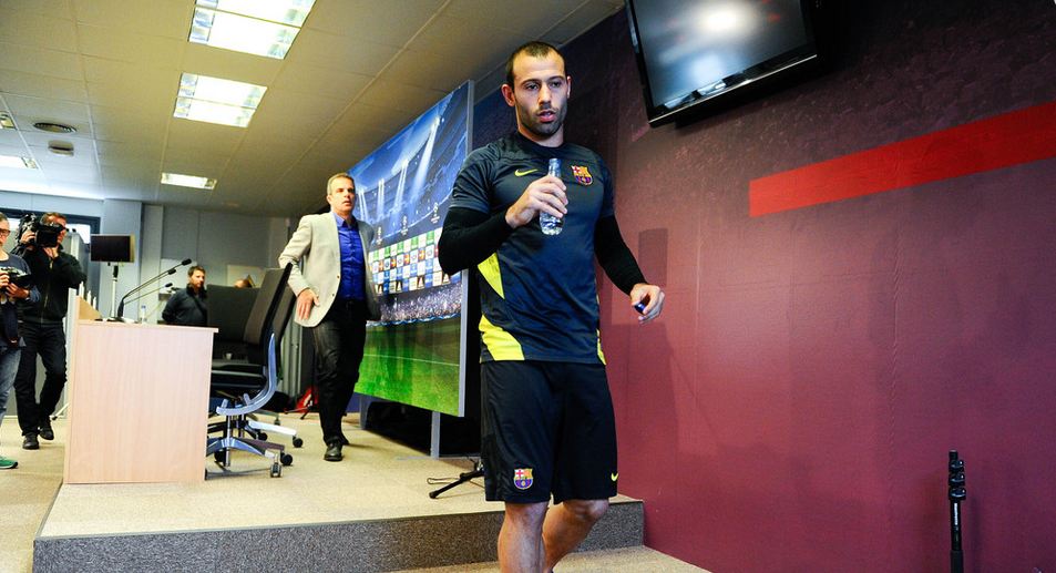 Barcelona Ikat Mascherano Hingga 2018