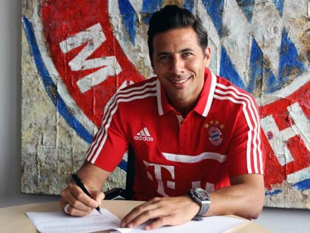 Pizarro di Allianz Arena Hingga 2015
