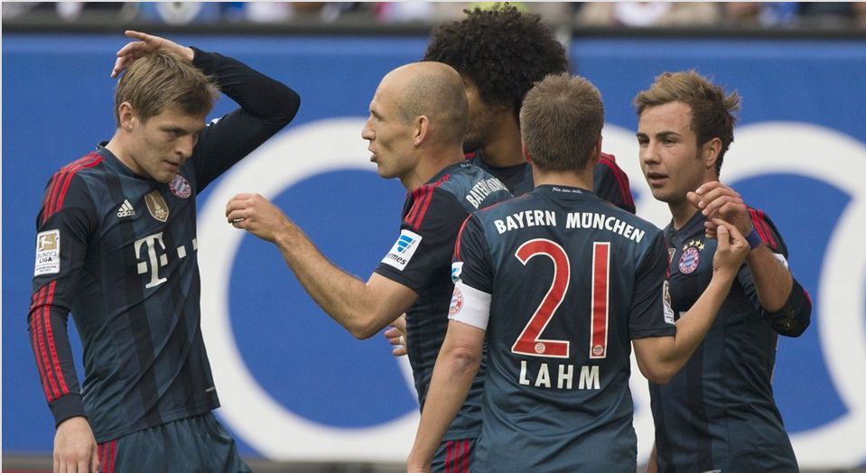 Bayern Muenchen Pecundangi Hamburg di Imtech Arena