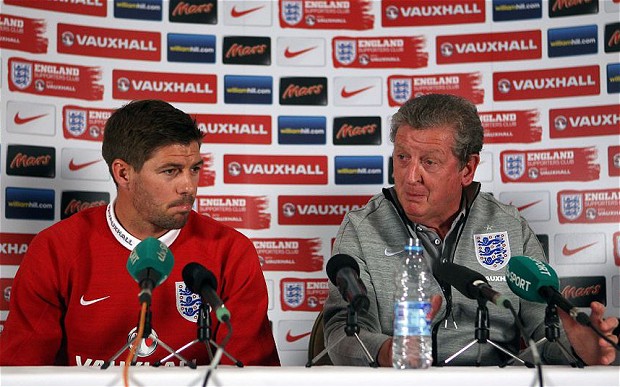 Demi Rooney, Gerrard Bertikai dengan Scholes